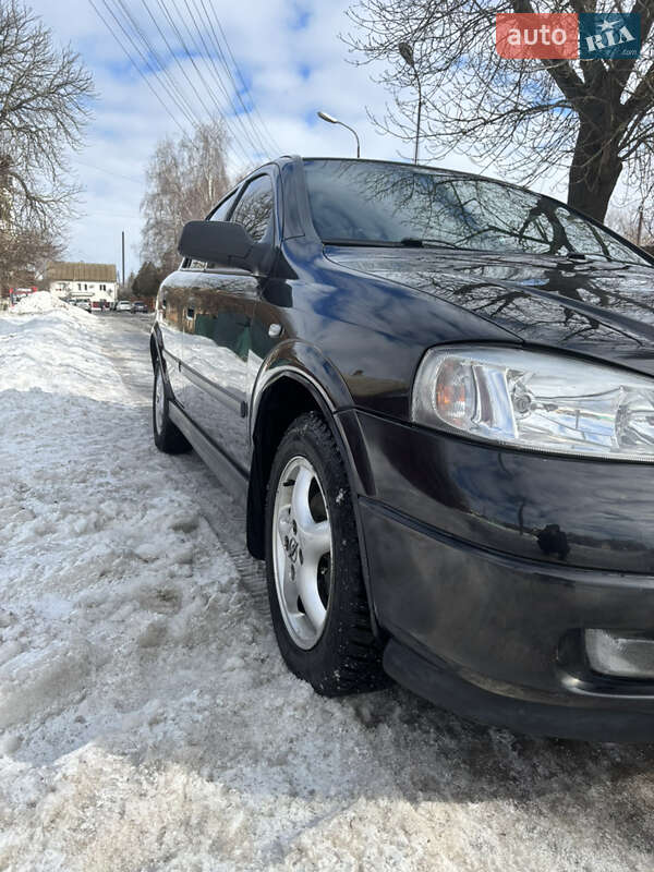 Седан Opel Astra 2006 в Козятині