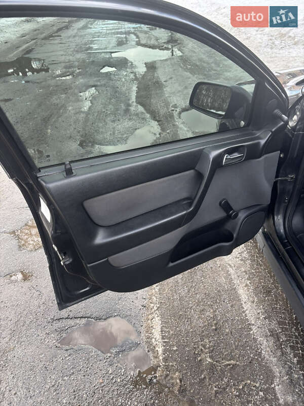 Седан Opel Astra 2006 в Козятині