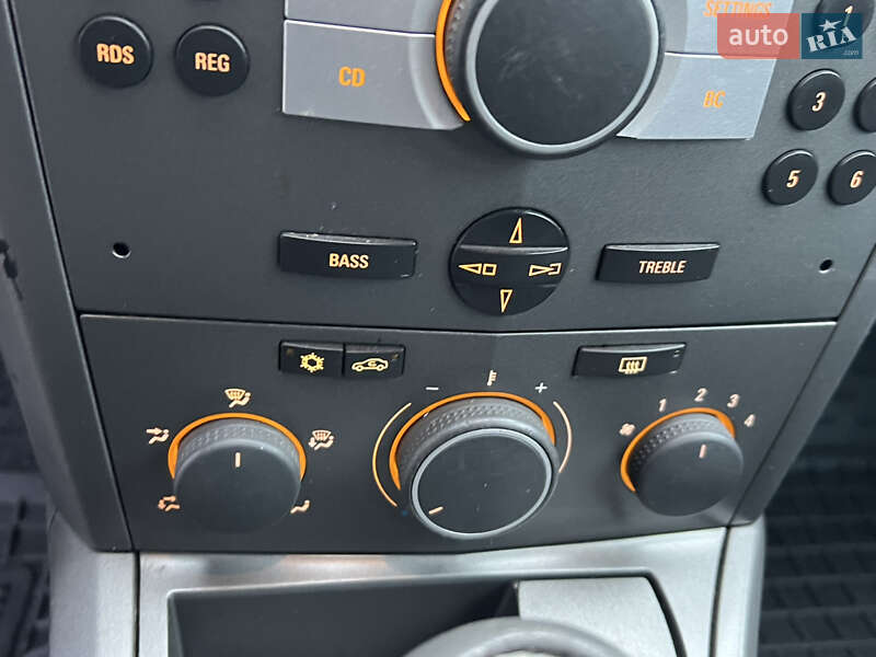 Універсал Opel Astra 2006 в Лубнах