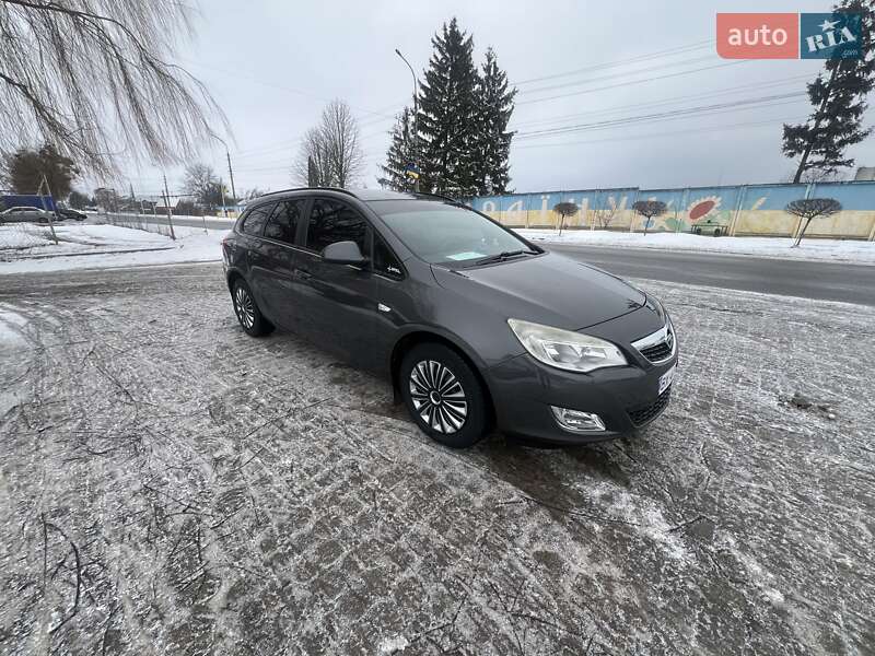 Opel Astra 2011