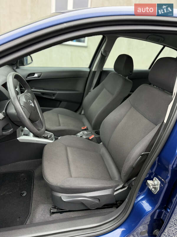 Хэтчбек Opel Astra 2009 в Луцке фото 122 Хэтчбек Opel Astra 2009 в Луцке