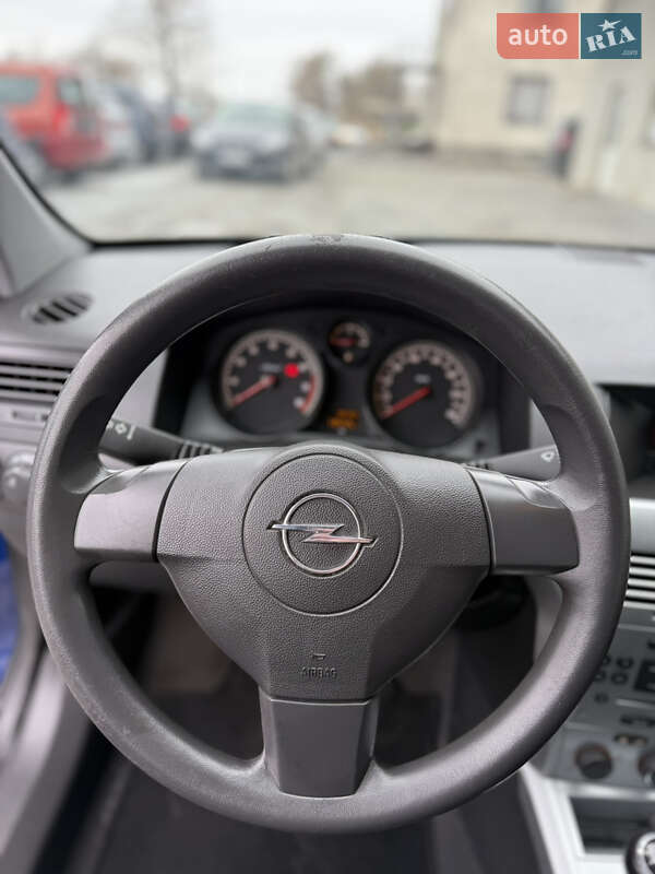 Хэтчбек Opel Astra 2009 в Луцке фото 128 Хэтчбек Opel Astra 2009 в Луцке