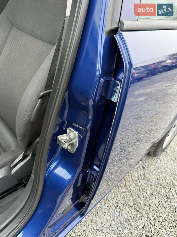 Хэтчбек Opel Astra 2009 в Луцке фото 142 Хэтчбек Opel Astra 2009 в Луцке