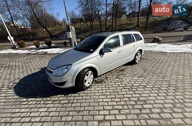 Універсал Opel Astra 2009 в Долині