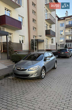 Хэтчбек Opel Astra 2011 в Ужгороде