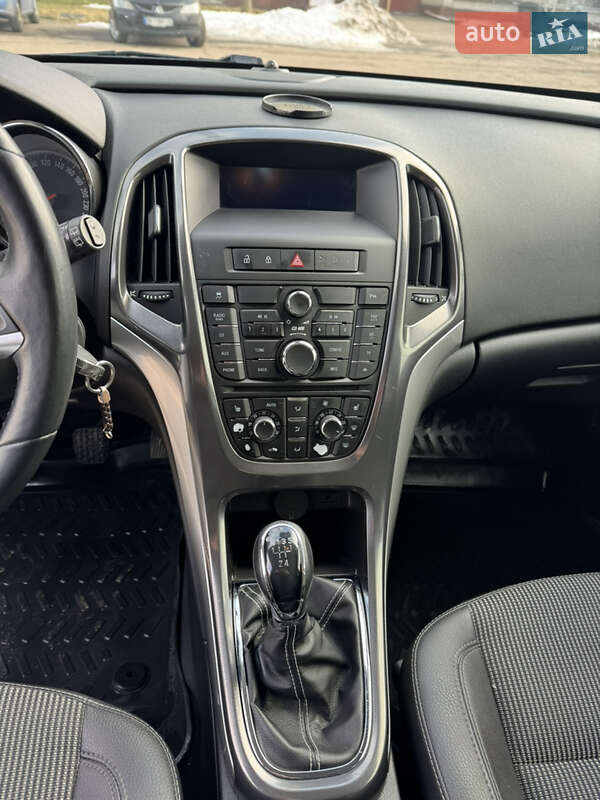 Хэтчбек Opel Astra 2010 в Ровно фото 11 Хэтчбек Opel Astra 2010 в Ровно