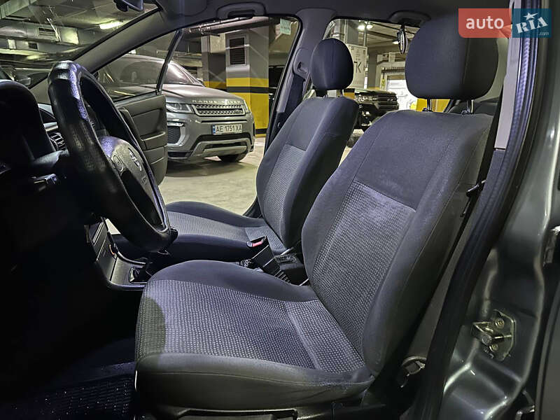 Седан Opel Astra 2006 в Дніпрі фото 13 Седан Opel Astra 2006 в Дніпрі