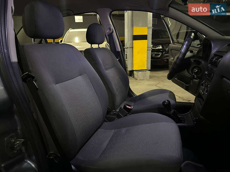 Седан Opel Astra 2006 в Дніпрі фото 22 Седан Opel Astra 2006 в Дніпрі