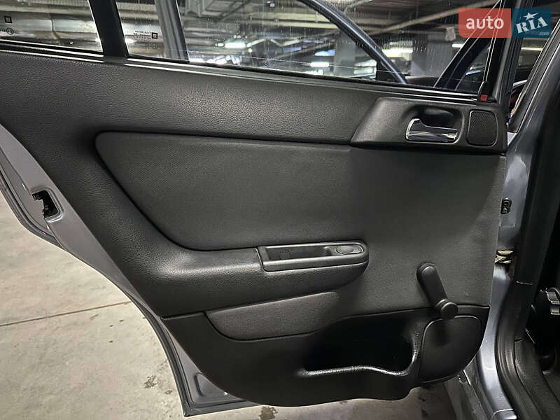 Седан Opel Astra 2006 в Дніпрі фото 26 Седан Opel Astra 2006 в Дніпрі