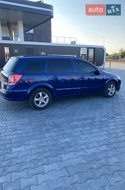 Универсал Opel Astra 2009 в Голованевске