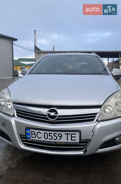 Универсал Opel Astra 2010 в Мостиске