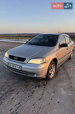 Седан Opel Astra 2008 в Сарнах фото 3 Седан Opel Astra 2008 в Сарнах