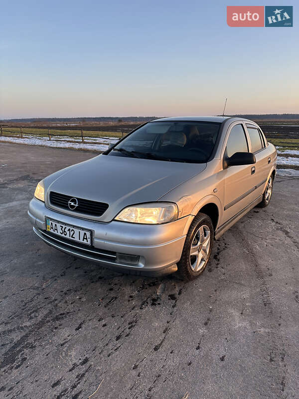 Седан Opel Astra 2008 в Сарнах фото 3 Седан Opel Astra 2008 в Сарнах