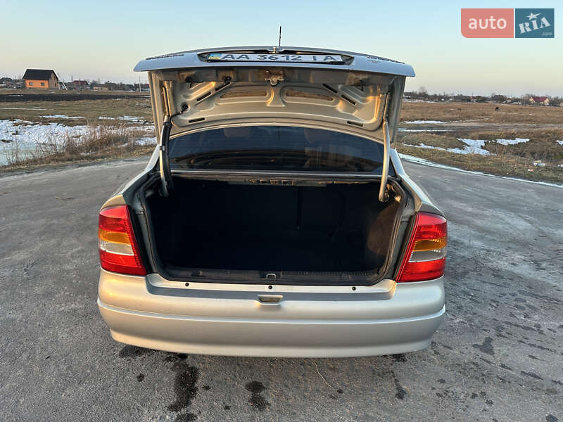 Седан Opel Astra 2008 в Сарнах фото 8 Седан Opel Astra 2008 в Сарнах