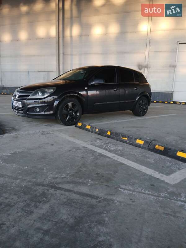 Хэтчбек Opel Astra 2008 в Ровно