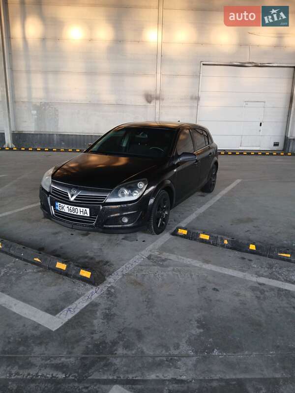 Хэтчбек Opel Astra 2008 в Ровно