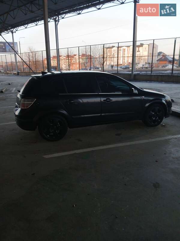 Хэтчбек Opel Astra 2008 в Ровно