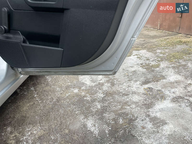 Универсал Opel Astra 2009 в Ровно