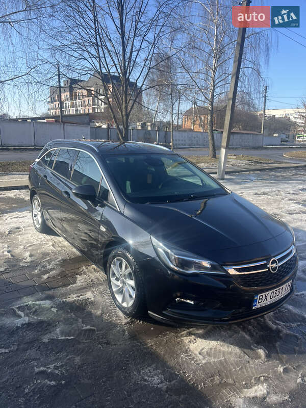 Универсал Opel Astra 2018 в Староконстантинове