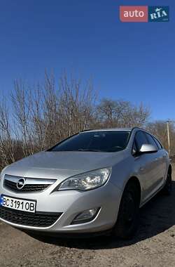 Универсал Opel Astra 2012 в Николаеве