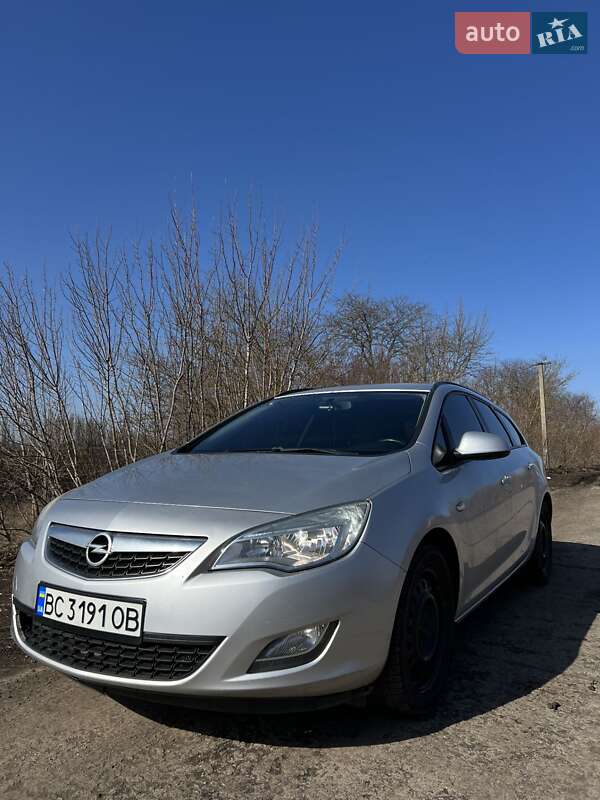 Opel Astra 2012 Opel Astra 2012
