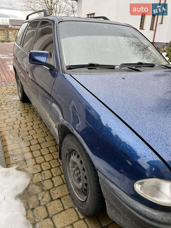 Универсал Opel Astra 1994 в Долине