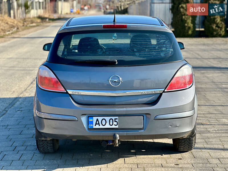 Хетчбек Opel Astra 2006 в Ужгороді
