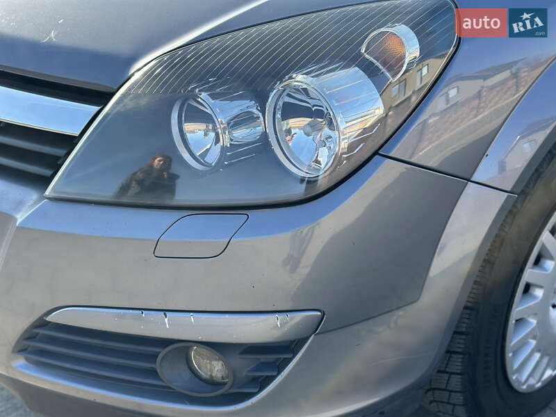 Хетчбек Opel Astra 2006 в Ужгороді