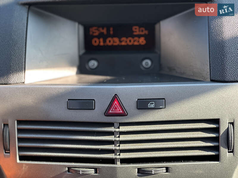 Хетчбек Opel Astra 2006 в Ужгороді