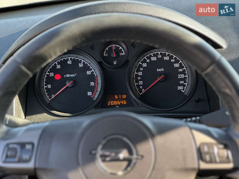 Хетчбек Opel Astra 2006 в Ужгороді