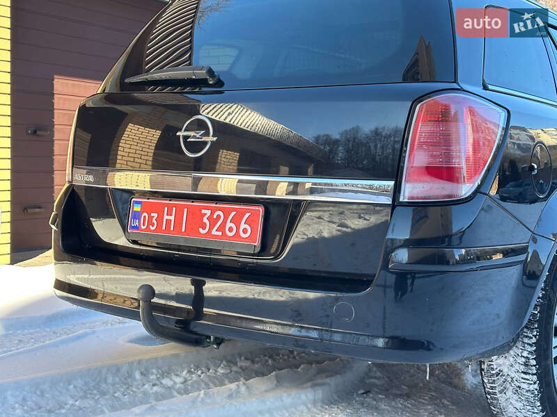 Универсал Opel Astra 2010 в Луцке