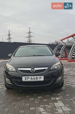 Хэтчбек Opel Astra 2011 в Полтаве