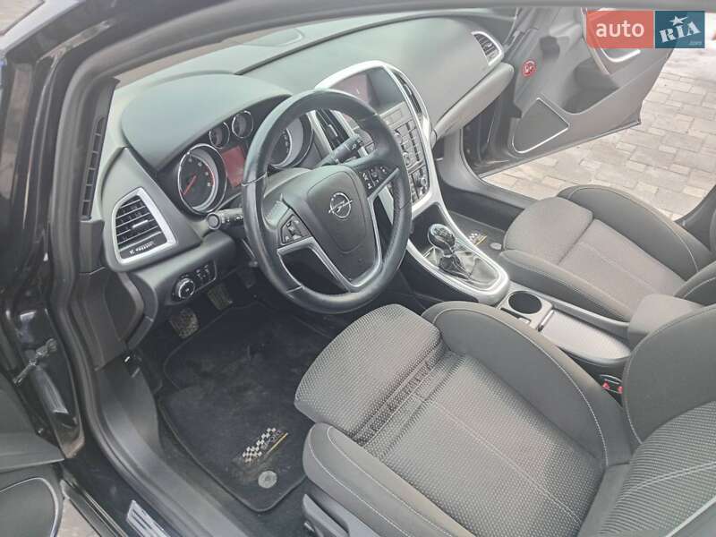 Хэтчбек Opel Astra 2011 в Полтаве