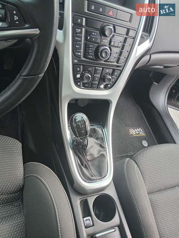 Хэтчбек Opel Astra 2011 в Полтаве