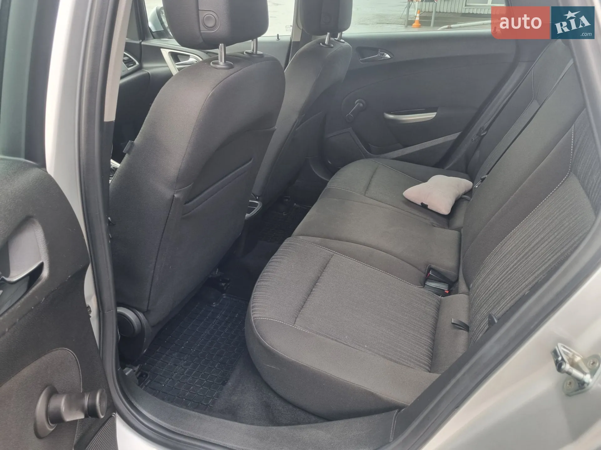 2011 Opel Astra - мініатюра 16