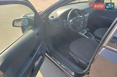Универсал Opel Astra 2009 в Луцке