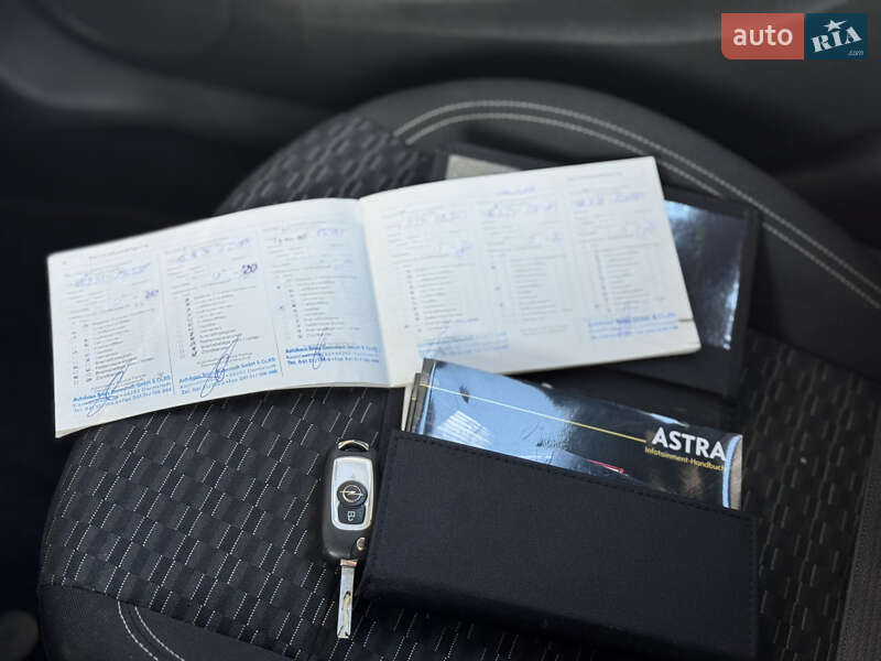 Универсал Opel Astra 2018 в Ивано-Франковске