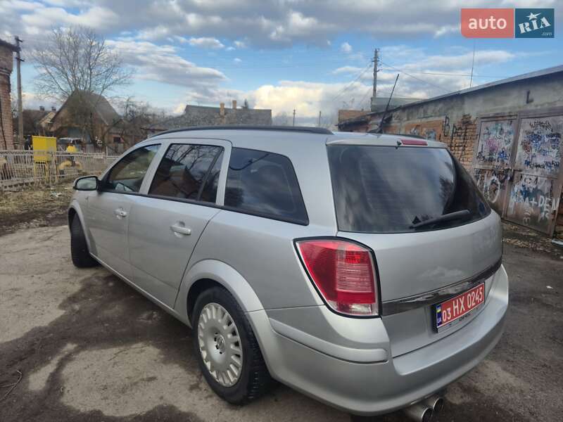 Універсал Opel Astra 2006 в Нововолинську