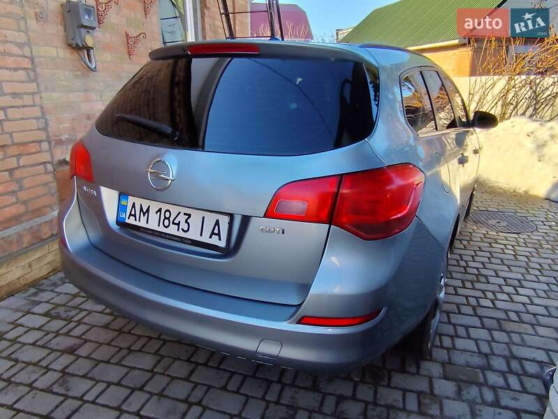 Универсал Opel Astra 2011 в Бердичеве фото 4 Универсал Opel Astra 2011 в Бердичеве