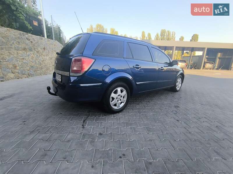 Универсал Opel Astra 2008 в Ильинцах