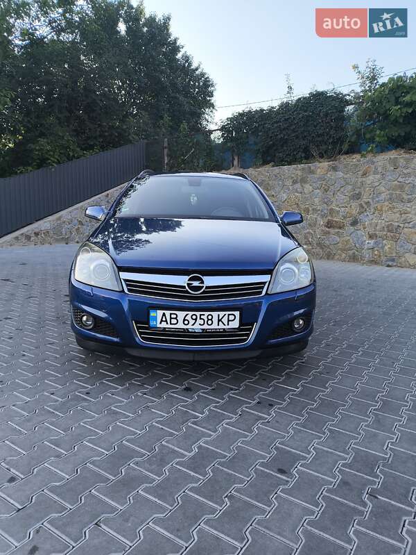 Универсал Opel Astra 2008 в Ильинцах