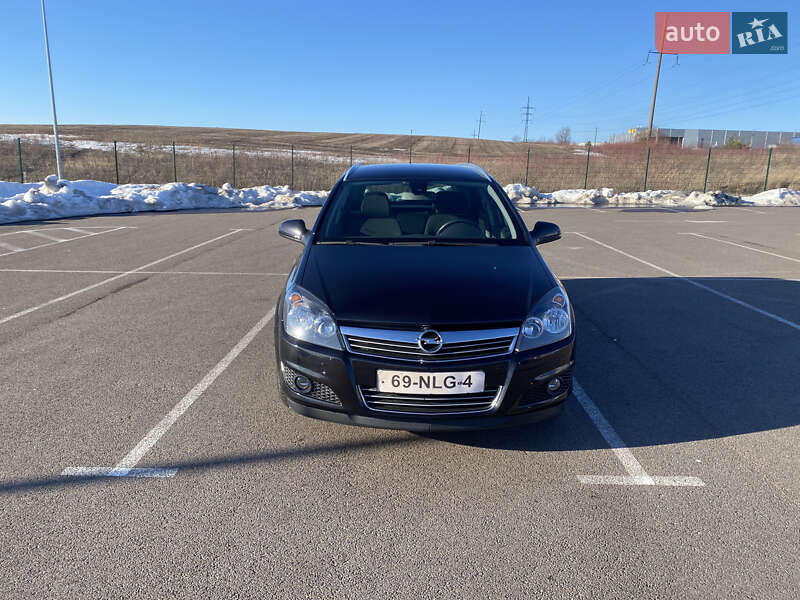 Універсал Opel Astra 2010 в Рівному фото 4 Універсал Opel Astra 2010 в Рівному
