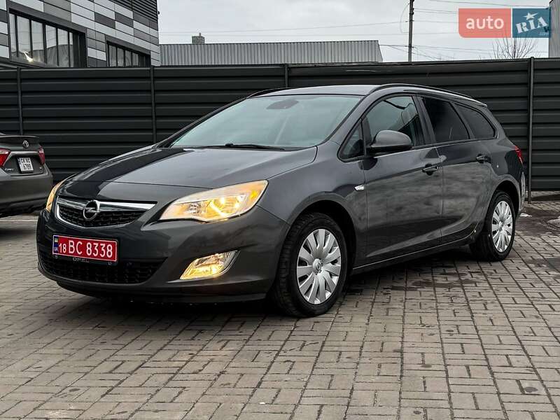 Универсал Opel Astra 2012 в Черкассах