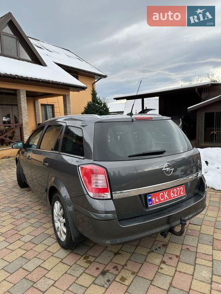 Универсал Opel Astra 2009 в Брошневе