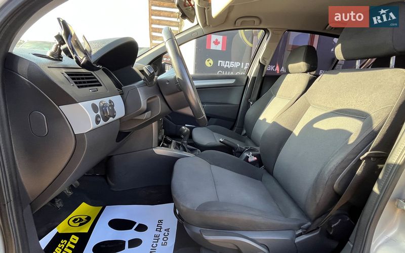 Хэтчбек Opel Astra 2006 в Стрые