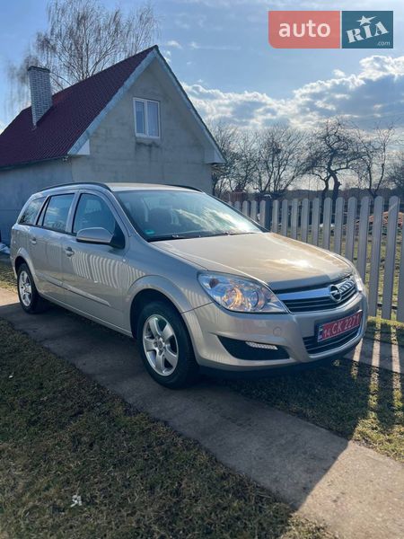 Универсал Opel Astra 2009 в Калуше