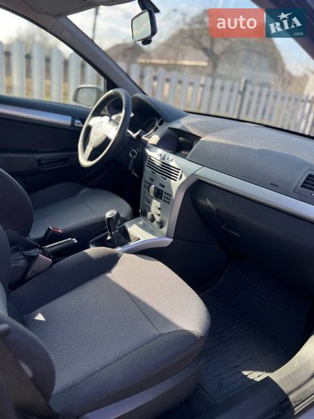 Универсал Opel Astra 2009 в Калуше