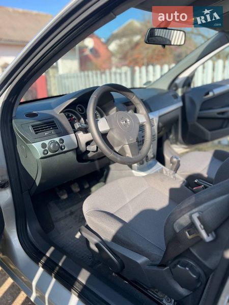 Универсал Opel Astra 2009 в Калуше