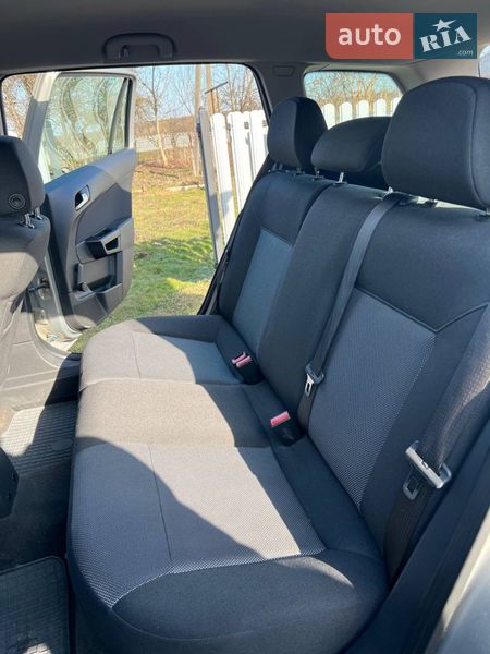 Универсал Opel Astra 2009 в Калуше