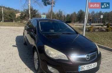Універсал Opel Astra 2012 в Новояворівську